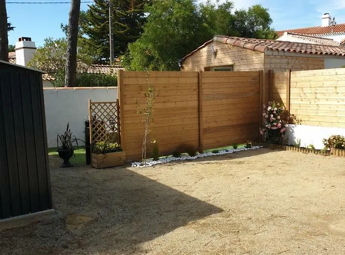 Hébergement de vacances Pousse Le Portail Et Pose Toi Sur La