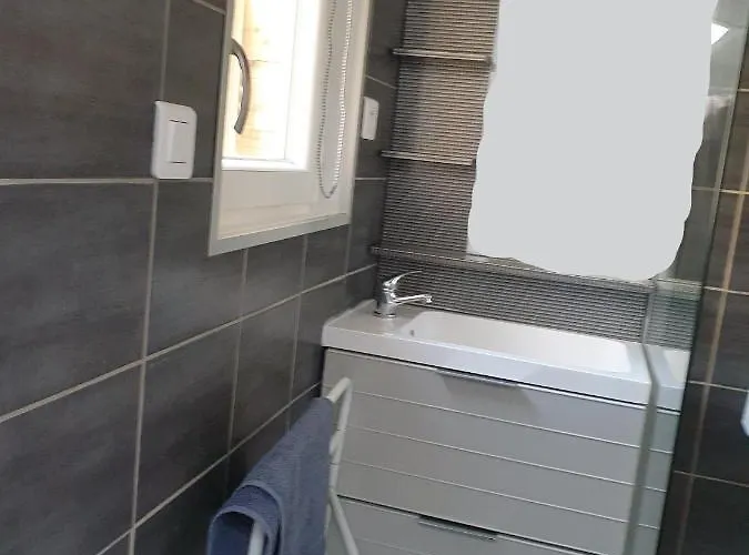 Pousse Le Portail Et Pose Toi Sur La Noirmoutier-en-l'Île