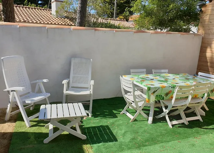 Pousse Le Portail Et Pose Toi Sur La